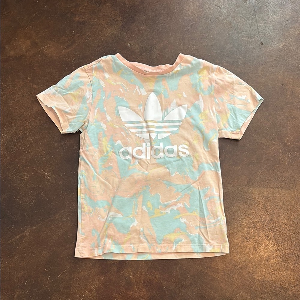 Adidas Kids 11-12Youth Colorful swirl T shirt.​